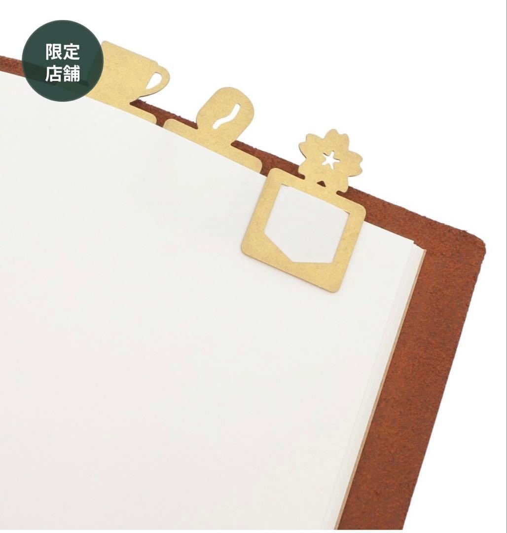 TRAVELER’S FACTORY Passport Size Camel Brass Clip