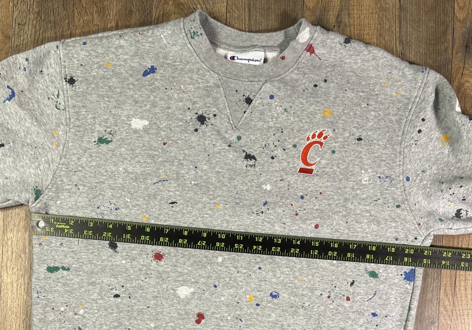 Cincinnati Bearcats Champion Paint Splatter Sweatshirt Crewneck Gray Medium.
