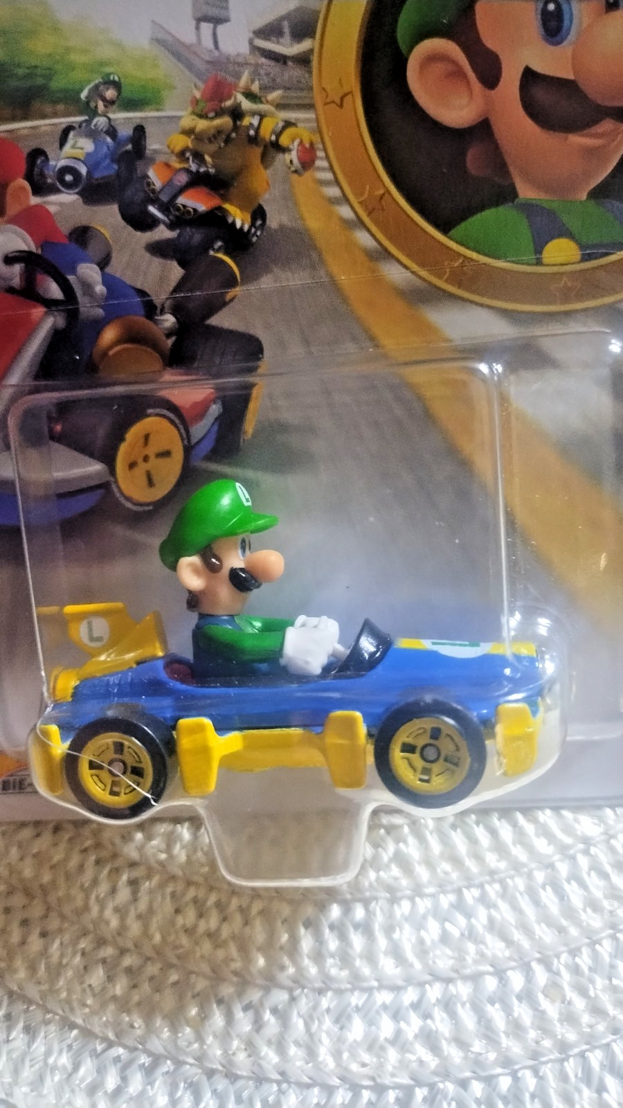 HOT WHEELS MARIOKART LUIGI MACH 8 DIECAST 1:64 SCALE NEW MATTEL