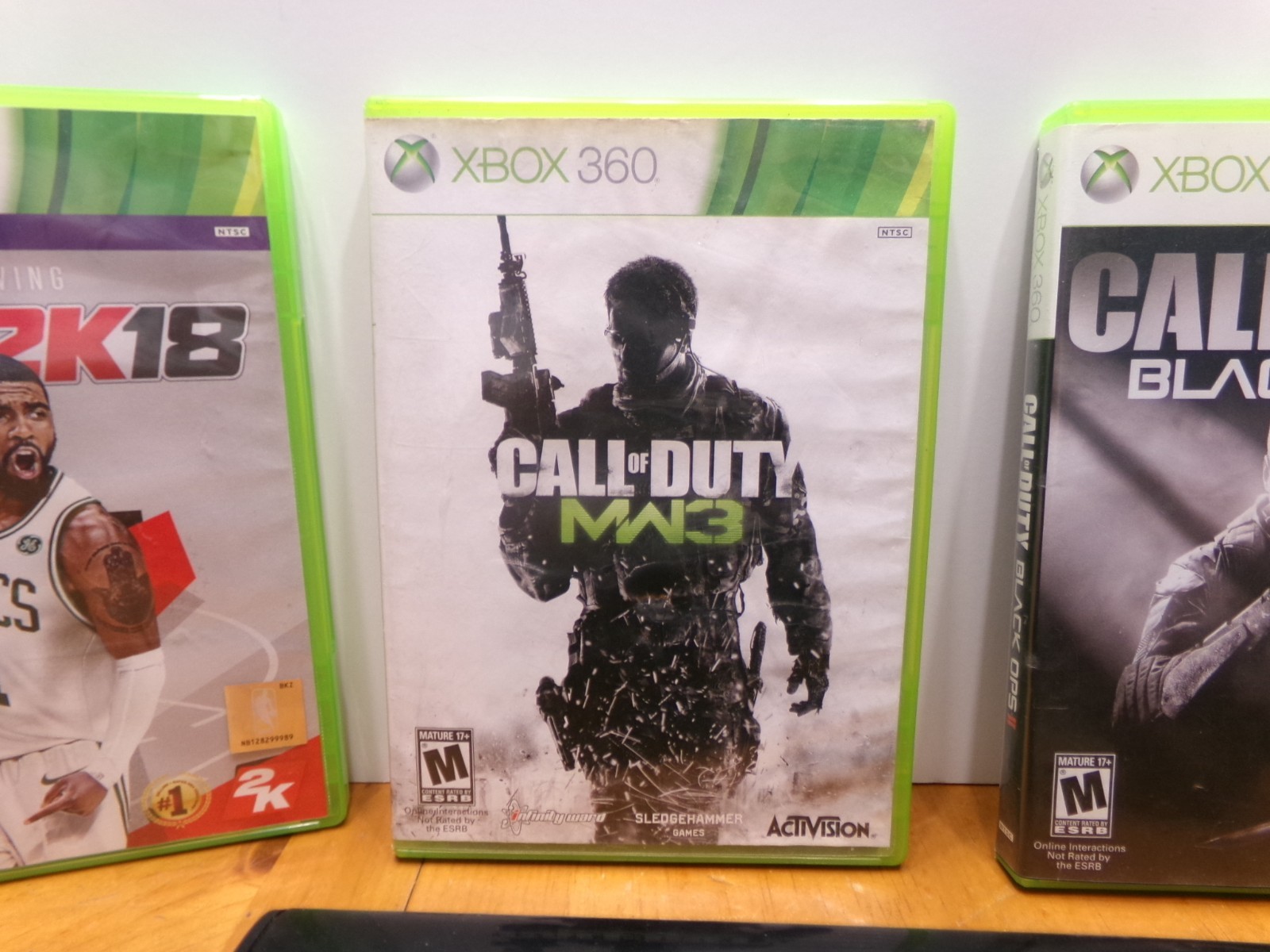 XBOX 360 BLACK VERSION + CONTROLLER & 4 COOL GAMES NONE TESTED GREAT FOR PARTS