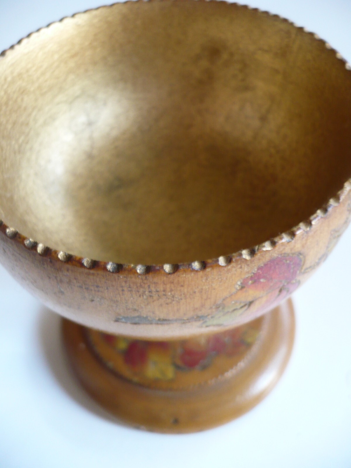 JANET EATWELL, 1961 CARVED HAND DECORATIVE WOOD CUP CURIO, Wanganul NEW ZEALAND