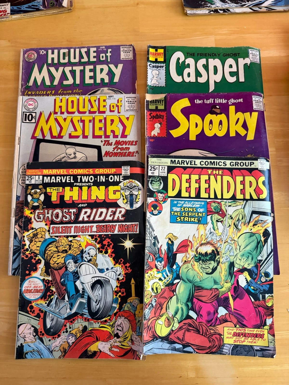 Vintage Mixed Comic Book Lot: Dell Disney Looney Tunes Marvel Casper Defenders
