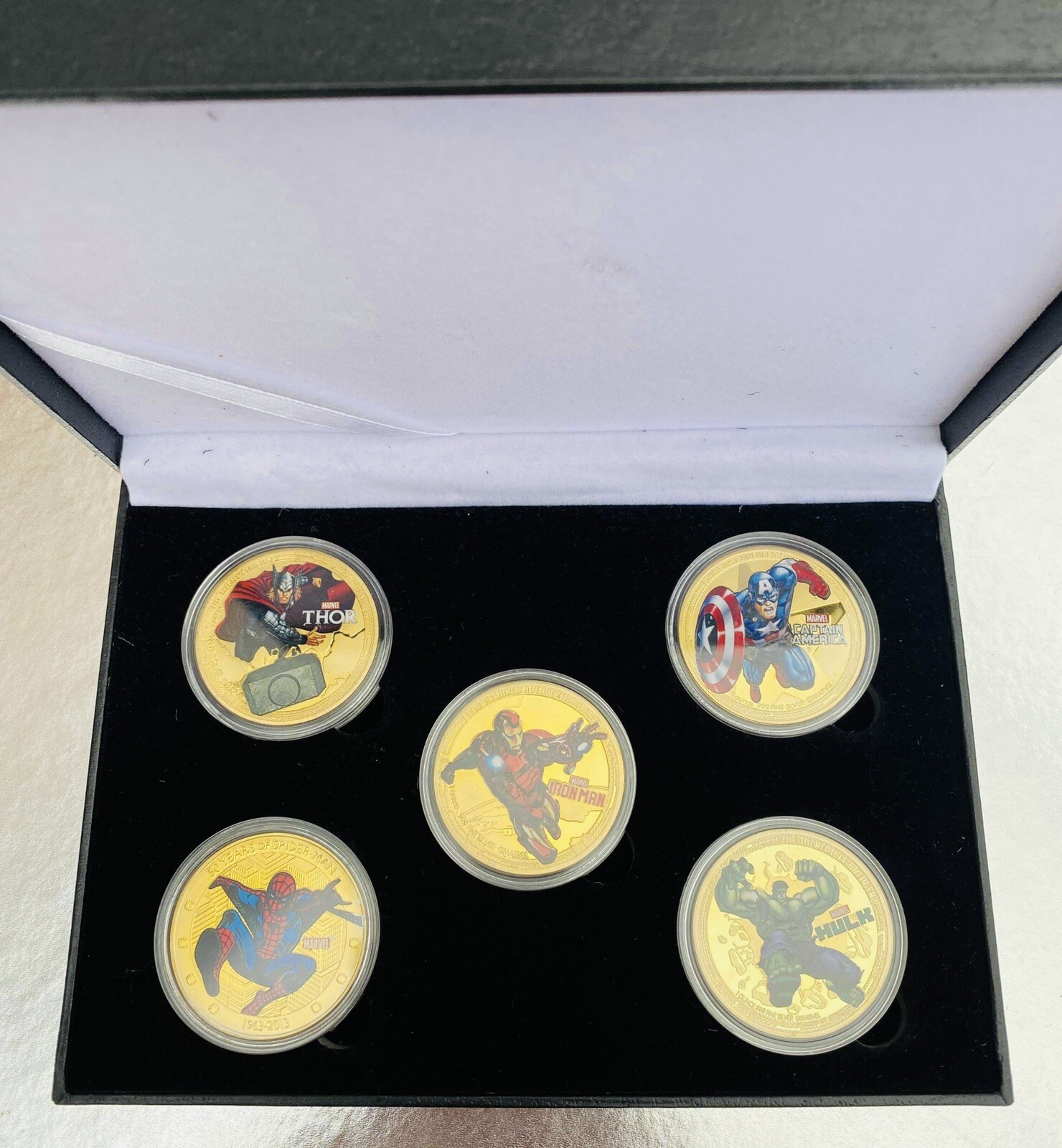 Marvel Avengers Age Of Ultron Gold Plated Commemorative Coin Box Set