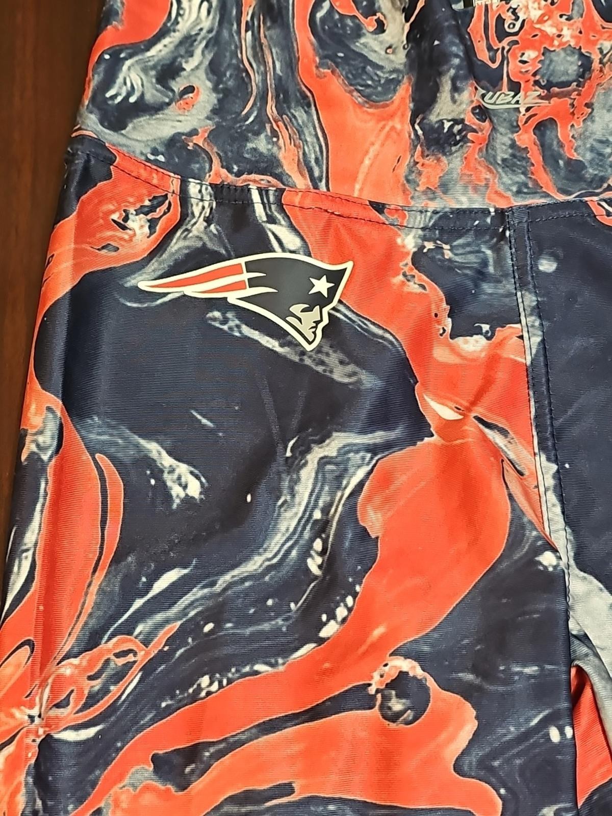 Zubaz NFL Women’s New England Patriots Team Swirl Leggings NWT size S