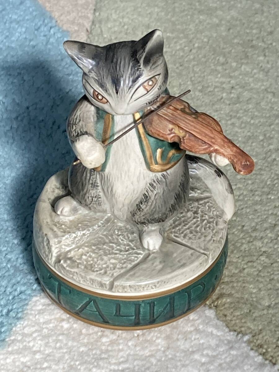 Wachifield Dayan Music Box My Favorite Things Figurine Japan 4.7 inches