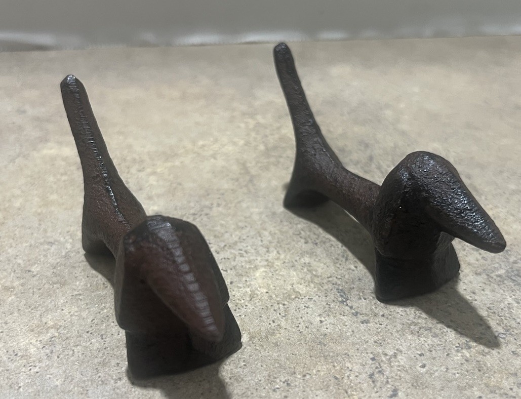 Dachshund Dinner Knife Rest, Cast Iron, Brown/Black Coloring, 3.5” Long