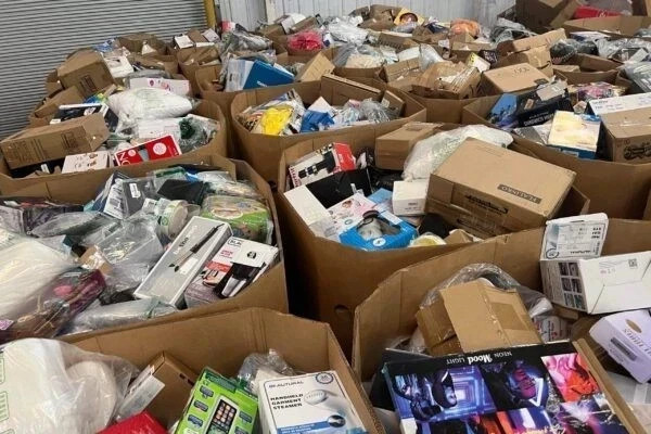 Wholesale Lots /All Kinds of Goodies from Major Retailers! Fast Shipping!!