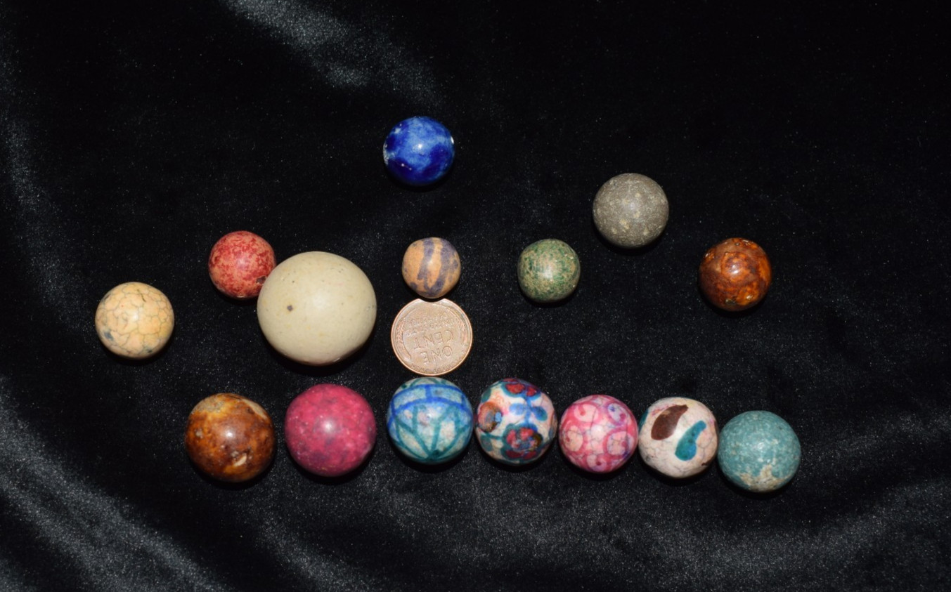 🧐👉Lot of 15⭐🗽⭐1800s Victorina era Antique toy clay mixed marbles &mixed sizes